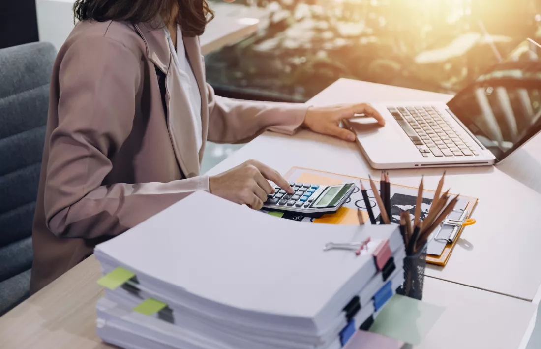 business-consulting-meeting-working-brainstorming-new-business-project-finance-investment-concept